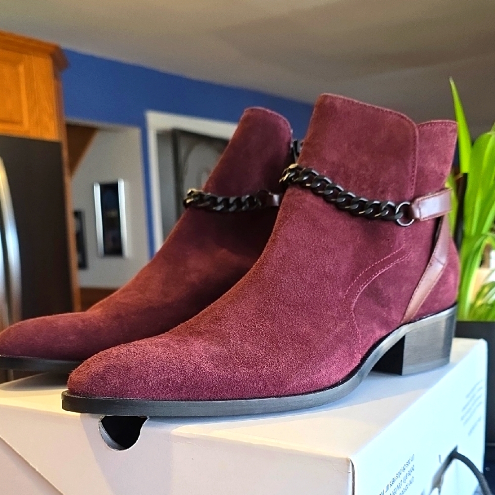 Men's Burgundy Suede Ankle Boots with Chain Detail Aldo, Brand News, Size 9.5